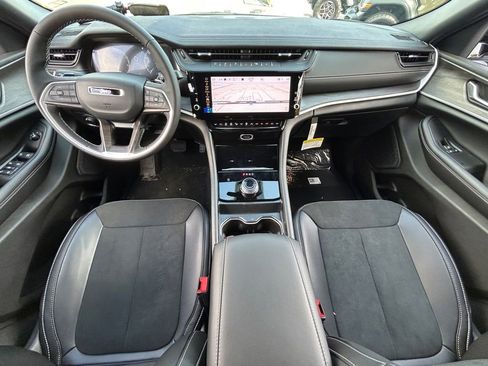 New 2026 Jeep Grand Cherokee Altitude image 11