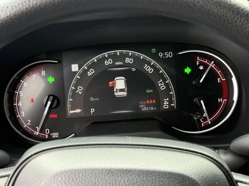 Used 2025 Toyota RAV4 LE AWD/4WD image 15