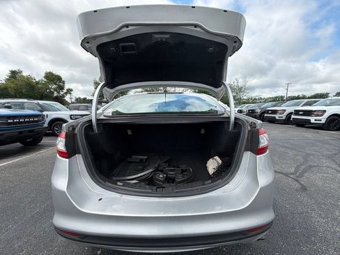 Used 2014 Ford Fusion SE FWD image 10