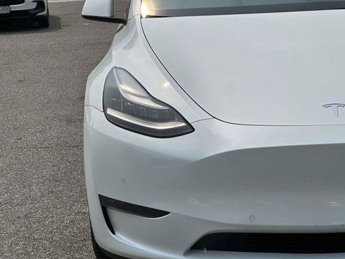 Used 2020 Tesla Model Y Long Range AWD/4WD image 9