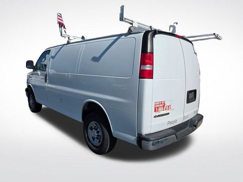 Used 2022 Chevrolet Express 3500 w/ Driver Convenience Package RWD image 6