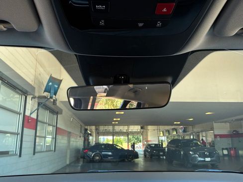 Used 2026 Kia Carnival FWD image 18