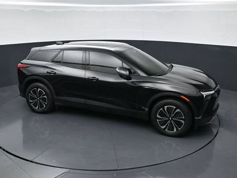 Used 2024 Chevrolet Blazer EV LT AWD/4WD image 33