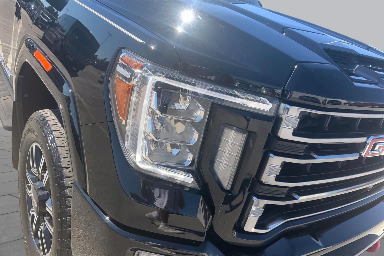 Used 2023 GMC Sierra 2500 AT4 w/ AT4 Premium Plus Package AWD/4WD image 28