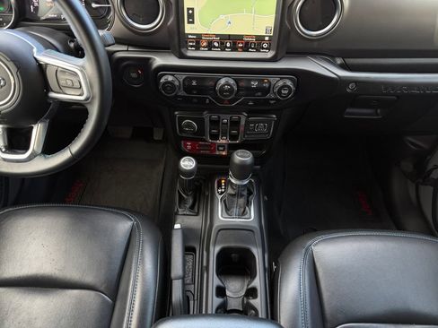 Used 2022 Jeep Wrangler Unlimited Rubicon 4xe AWD/4WD image 25