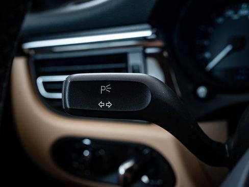 Certified 2025 Porsche Macan image 28