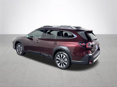 Certified 2024 Subaru Outback Touring AWD/4WD image 9