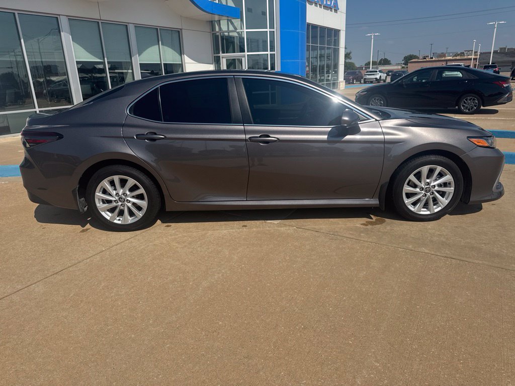 Used 2022 Toyota Camry LE FWD image 8
