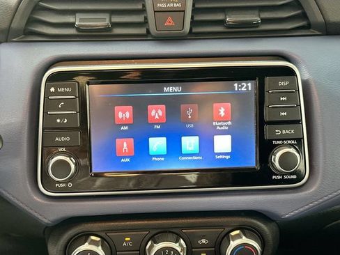 Used 2023 Nissan Versa SV FWD image 11