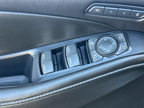 Used 2021 Buick Enclave Avenir w/ Avenir Technology Package AWD/4WD image 11