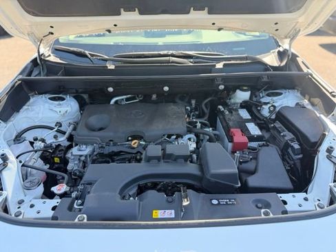 Used 2025 Toyota RAV4 LE AWD/4WD image 12