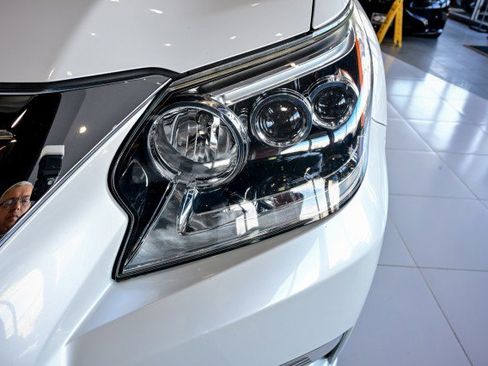 Used 2016 Lexus GX 460 image 10
