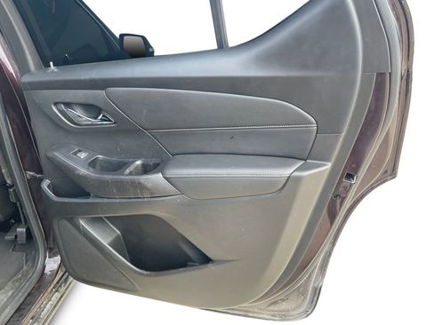 Used 2022 Chevrolet Traverse LT w/ LT Premium Package image 18