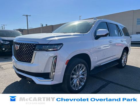 Used 2022 Cadillac Escalade Premium Luxury image 7