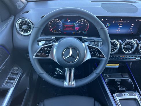 New 2026 Mercedes-Benz GLB 250 4MATIC image 16