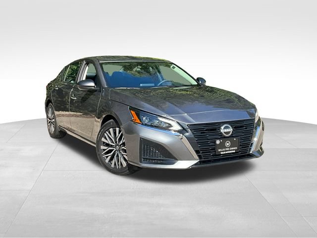 Certified 2025 Nissan Altima 2.5 SV FWD image 1