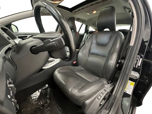 Used 2017 Volvo V60 T5 Platinum w/ Climate Package image 11