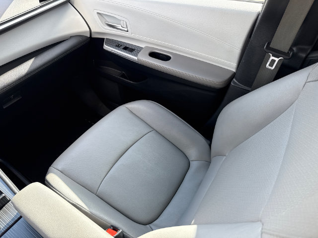Used 2025 Toyota Sienna XLE FWD image 16