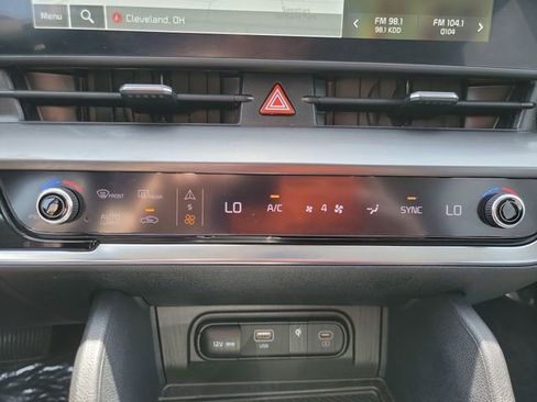 Used 2023 Kia Sportage EX FWD image 19