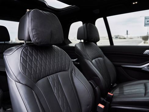 Used 2026 BMW X7 M60i image 46