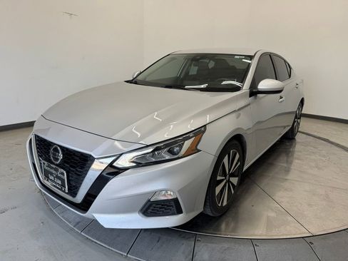 Used 2022 Nissan Altima 2.5 SV FWD image 30