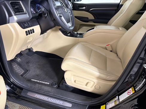Used 2016 Toyota Highlander Limited image 11