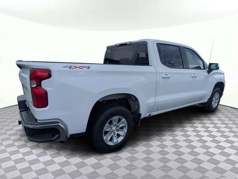 Used 2025 Chevrolet Silverado 1500 LT AWD/4WD image 3
