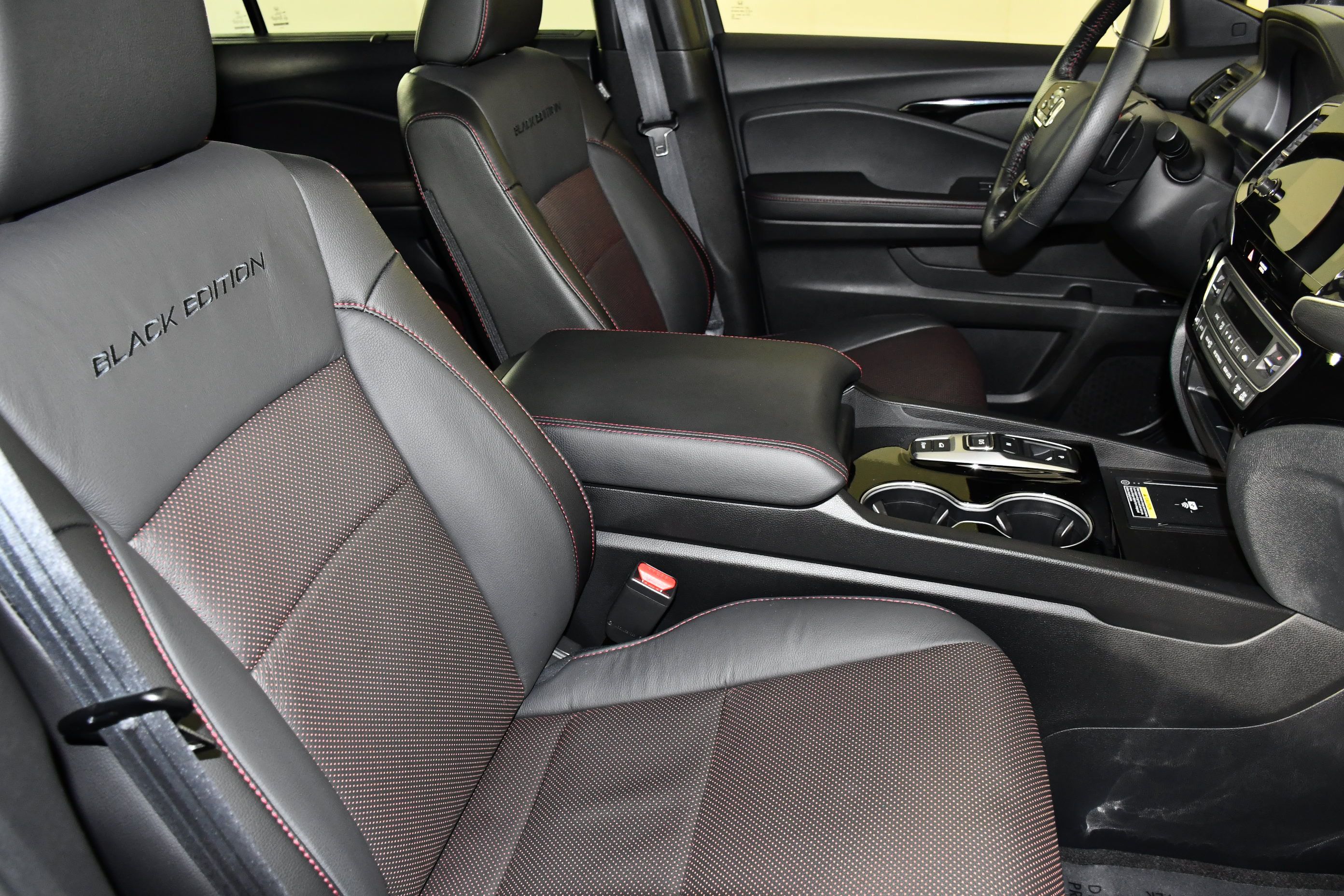 Used 2024 Honda Passport Black Edition image 44