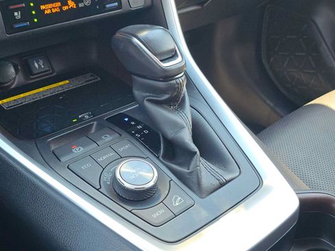 Used 2019 Toyota RAV4 Limited w/ Advanced Technology Package AWD/4WD image 28