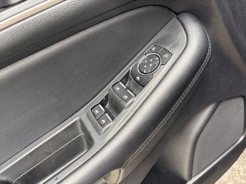 Used 2022 Ford Edge SEL image 20