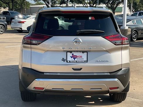Used 2021 Nissan Rogue Platinum FWD image 4