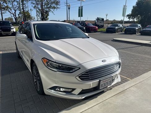 Used 2017 Ford Fusion Energi SE FWD image 2
