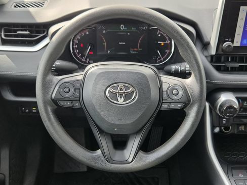 Used 2025 Toyota RAV4 XLE FWD image 15