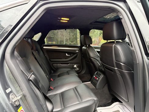 Used 2009 Audi S8 AWD/4WD image 23