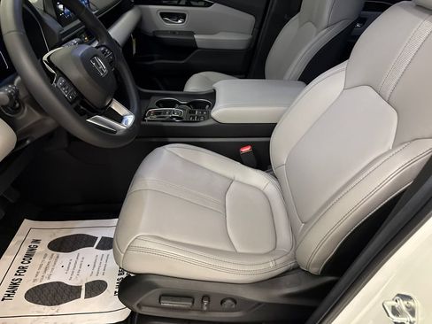 Certified 2025 Honda Pilot EX-L image 18