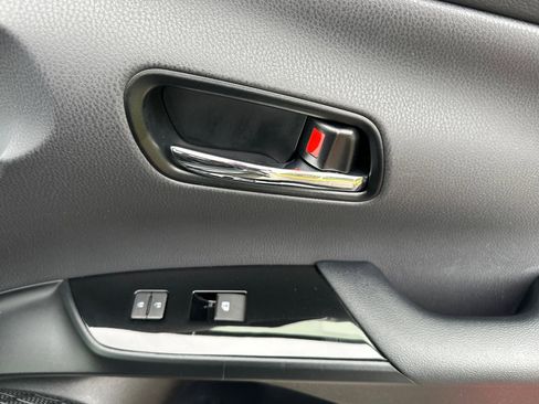 Used 2017 Toyota Prius Three image 21