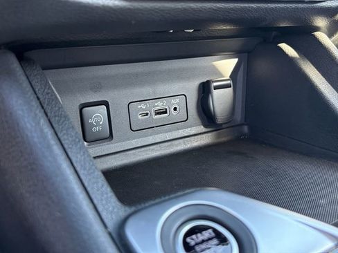 Used 2025 Nissan Sentra SV FWD image 25