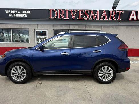 Used 2018 Nissan Rogue SV image 6