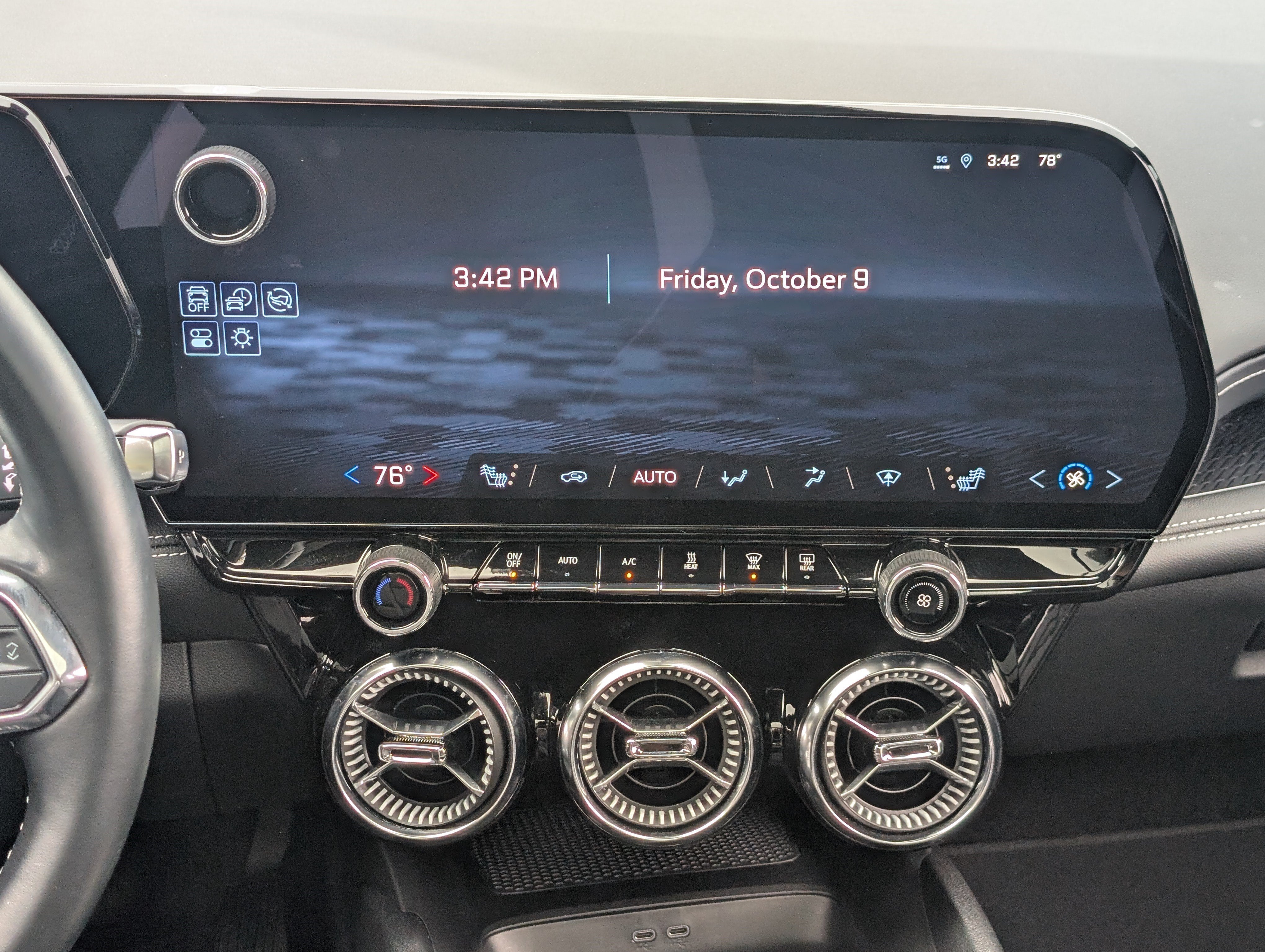 Used 2024 Chevrolet Blazer EV LT AWD/4WD image 26