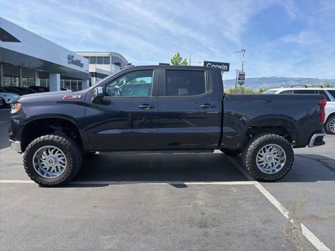 Used 2024 Chevrolet Silverado 1500 LT w/ Z71 Off-Road Package AWD/4WD image 10