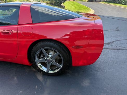 Used 1998 Chevrolet Corvette Coupe w/ Memory Pkg RWD image 26