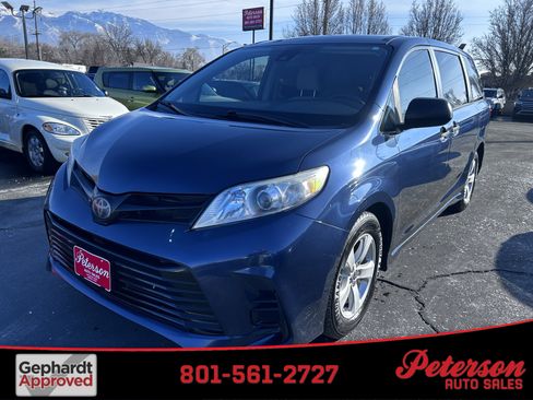 Used 2020 Toyota Sienna L image 1