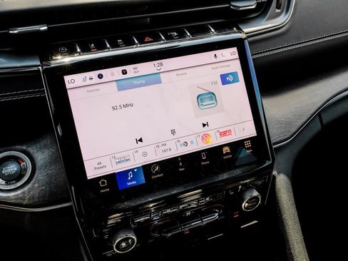 Used 2022 Jeep Grand Cherokee Overland image 43