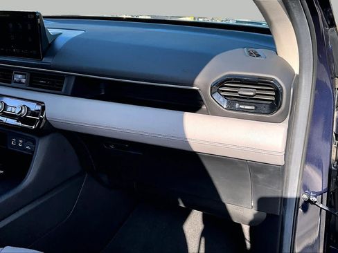 Certified 2025 Honda Pilot Touring image 18