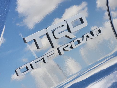 Used 2025 Toyota 4Runner TRD Off-Road Premium AWD/4WD image 12