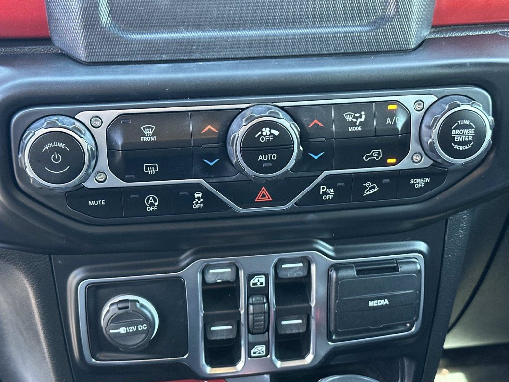 Used 2020 Jeep Wrangler Unlimited Rubicon w/ LED Lighting Group AWD/4WD image 35