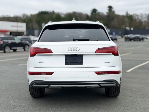 Used 2023 Audi Q5 Premium w/ Convenience Package AWD/4WD image 5