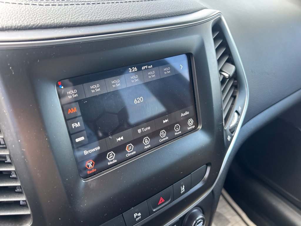 Certified 2021 Jeep Cherokee Latitude Plus AWD/4WD image 12