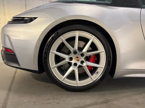 Certified 2026 Porsche 911 Targa 4 GTS AWD/4WD image 21