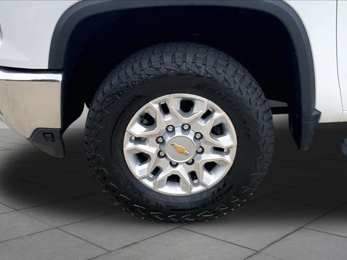 Used 2025 Chevrolet Silverado 2500 LT AWD/4WD image 21
